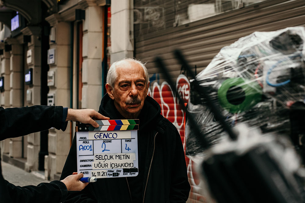 1611561385_4__Genco__Belgeseli_setinden_bir_kare_Foto__raf._G__khan___elem___2_